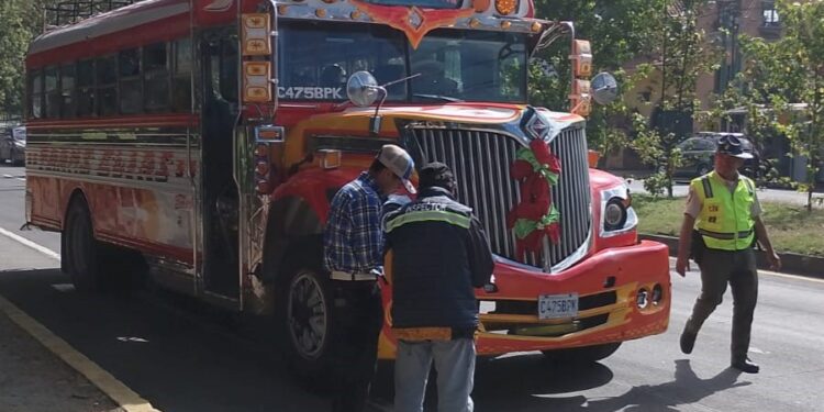 DGT refuerza la seguridad vial al verificar más de 2 mil buses extraurbanos y mejora la extensión de permisos a través de QR a transportistas de productos esenciales en las festividades de fin de año 