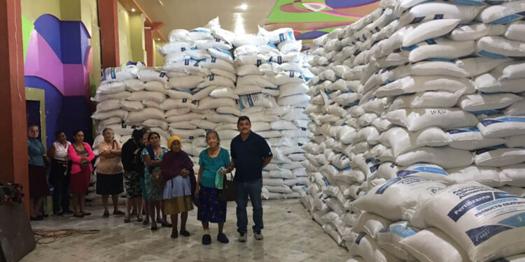 Agricultores de Nueva Santa Rosa reciben Bono Campesino