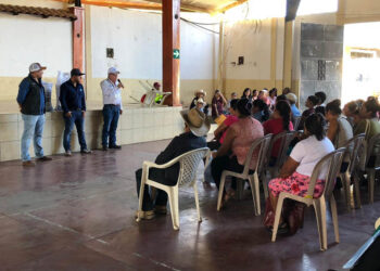 Agricultores de municipios de Zacapa reciben el Bono Campesino