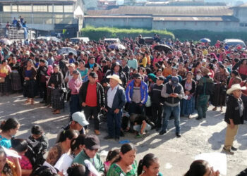Campesinos de Alta Verapaz reciben Bono Campesino