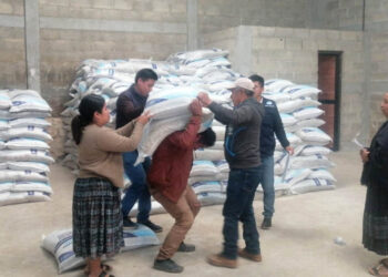 Entregan Bono Campesino en Alta Verapaz