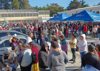 Familias de El Tejar, Pochuta, Santa Ana y San José Pinula reciben alimentos