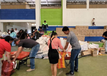 Inicia entrega de alimentos a dos mil familias en Santa Cruz el Chol