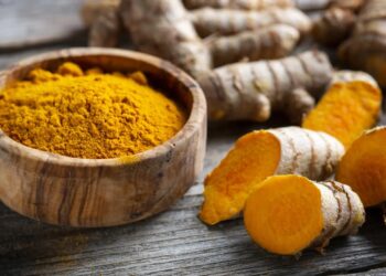 La cúrcuma posee propiedades antiinflamatorias y antioxidantes