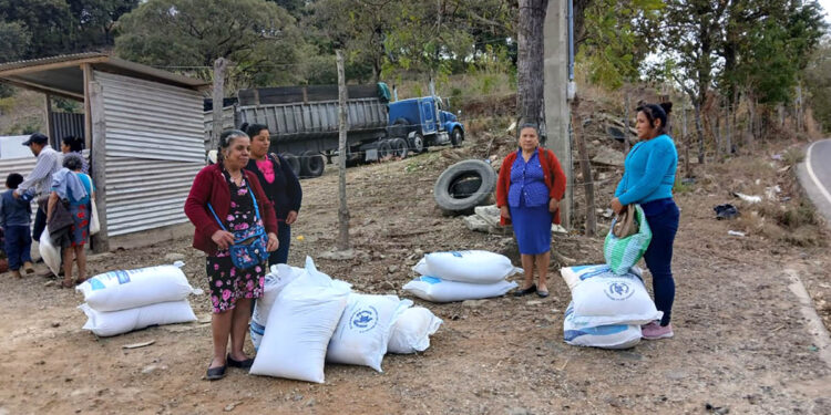 Productores de El Progreso y Zacapa reciben Bono Campesino