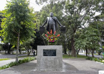 ¿Te gustaría que tu obra resguarde los restos de Miguel Ángel Asturias?