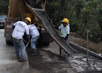 El desarrollo llega a comunidades de Chimaltenango con el mejoramiento de caminos rurales 