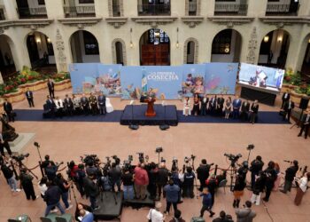 Presidente de la República presenta “La primera cosecha”