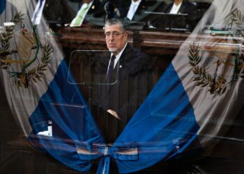 Arévalo presenta «La primera cosecha» en el Congreso de la República de Guatemala