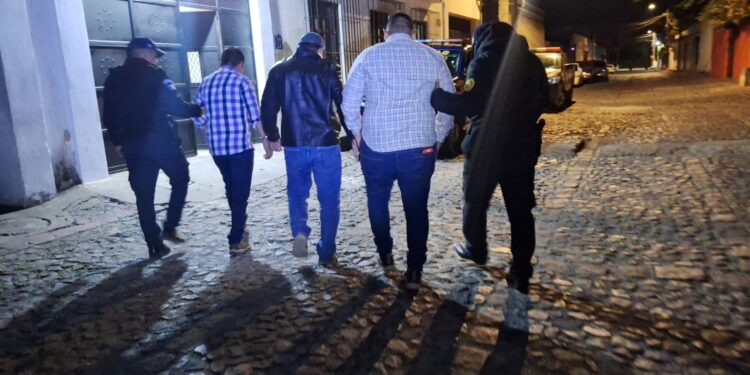 Desmantelan banda de robafurgones en ruta Interamericana