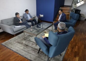 Mejoras en el transporte público son analizadas por autoridades de CIV y PDH