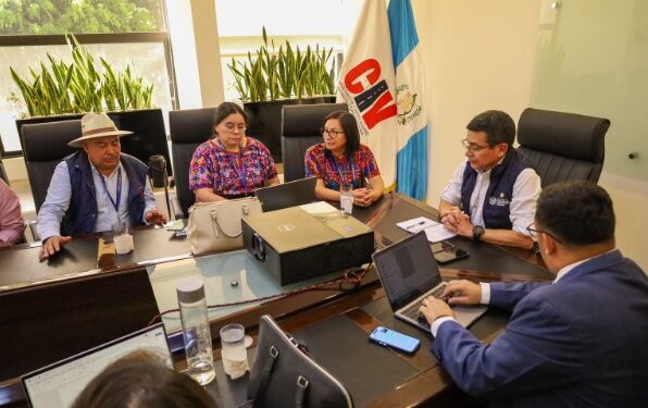 Mejores carreteras para beneficiar a comunidades de Chimaltenango