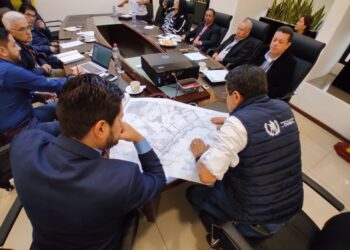 CIV trabaja para mejorar la circulación y evitar inundaciones en San Vicente Pacaya