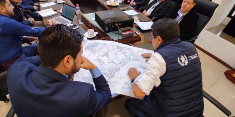 CIV trabaja para mejorar la circulación y evitar inundaciones en San Vicente Pacaya