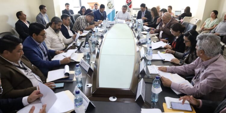 Mesa técnica establecerá ruta para viabilizar proyectos del CIV detenidos por años