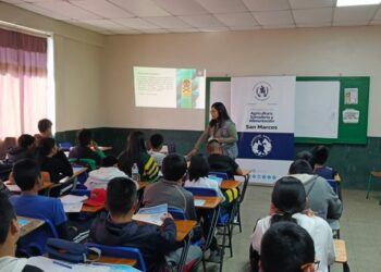 Brindan charla relativa a protección animal a estudiantes de la EFA de San Marcos
