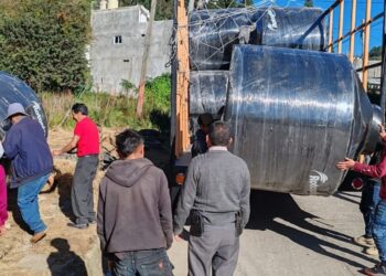 Entregan depósitos para cosecha de agua de lluvia