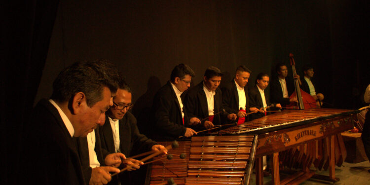 Marimba Guatemala del Ballet Moderno y Folklórico celebró su trigésimo aniversario