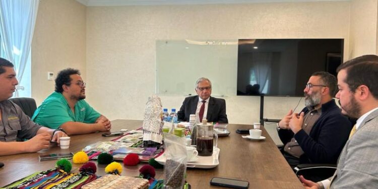 Misión Diplomática en Qatar brinda acompañamiento a compañías guatemaltecas de cardamomo y café en reuniones clave con empresarios cataríes