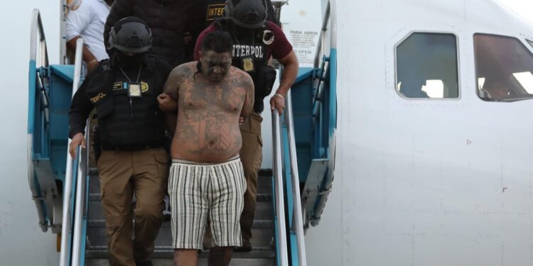 Interpol extradita a “Smoking”, líder del Barrio 18