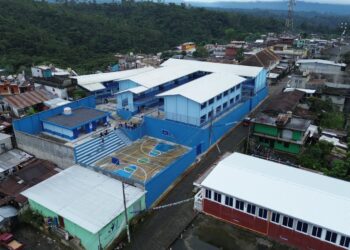 ¿Cómo solicitar la construcción de centros educativos y de salud?