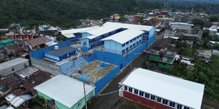 ¿Cómo solicitar la construcción de centros educativos y de salud?