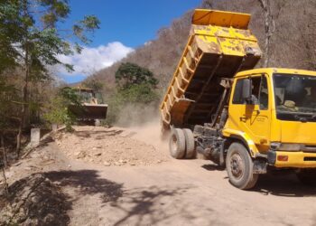 Más de 13,600 personas beneficiadas con mejoras en 98.8 kilómetros de carreteras rurales en Sansare