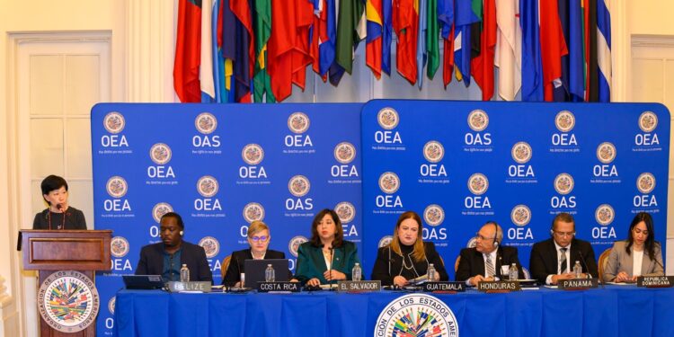 Guatemala lidera esfuerzos para prevenir el tráfico ilícito de armas y explosivos