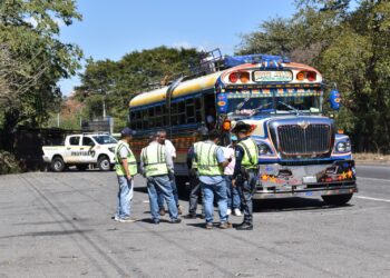 Colaboradores de la DGT son capacitados por PROVIAL en temas de seguridad vial