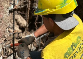 Con levantamiento de muros UDEVIPO construye seguridad en asentamiento de la zona 7