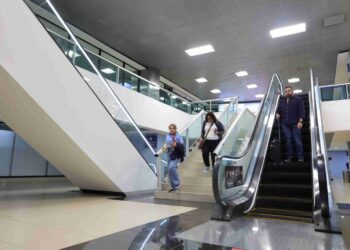 Nuevas gradas y ascensores devuelven utilidad del 40% del espacio de la terminal aérea en el AILA