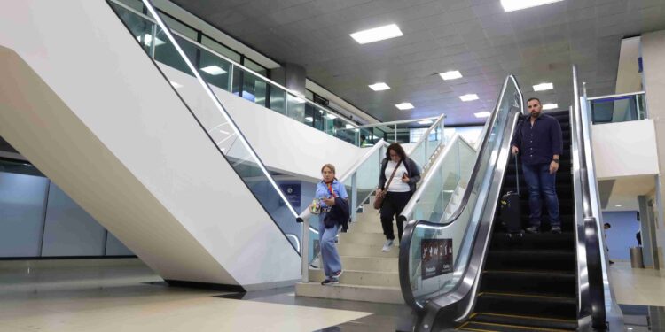 Nuevas gradas y ascensores devuelven utilidad del 40% del espacio de la terminal aérea en el AILA