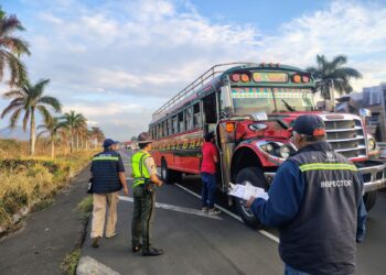 DGT y PROVIAL realizan operativos para garantizar seguridad de pasajeros
