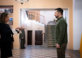 Embajadora guatemalteca presenta cartas credenciales en Ucrania