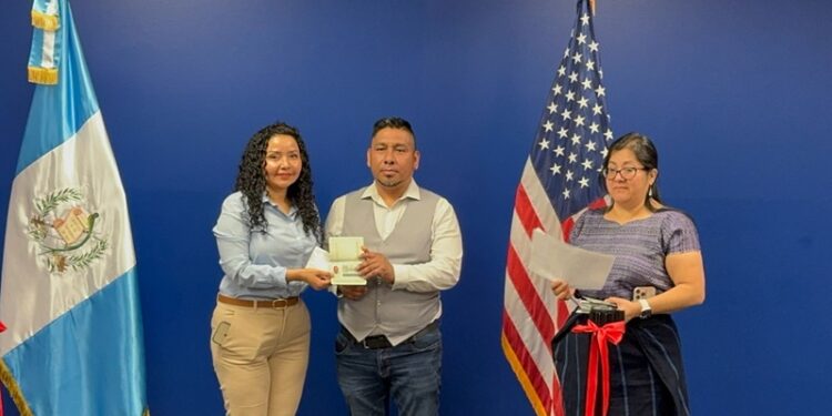 El MINEX inaugura Centro de Impresión de Pasaportes en el Consulado General de Guatemala en Columbus, Ohio, EE. UU.