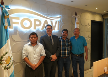 Capacitación impulsa entrega de expedientes para subsidios de vivienda en Petén