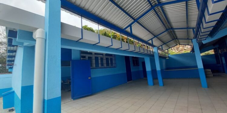 Escuela de Chanrayo recibe mejoras para un aprendizaje digno