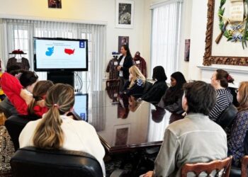 La Embajada de Guatemala en EE. UU. promueve el idioma español entre estudiantes