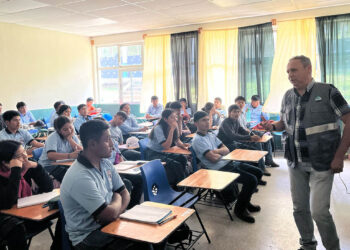 Estudiantes de Cobán reciben capacitación acerca del bienestar animal