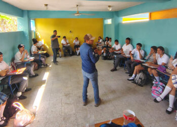 Estudiantes del Jícaro aprenden acerca de huertos escolares y alimentación saludable