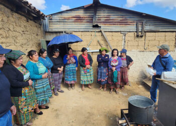 Familias agricultoras de Totonicapán aprenden a elaborar bioinsumos agrícolas