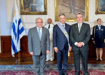 El Presidente y el Canciller de Guatemala participan en la investidura de Yamandú Orsi, en Uruguay