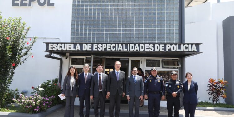 Cooperación binacional fortalece sistema educativo policial