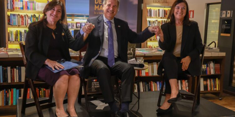 Escritores guatemaltecos podrán ser galardonados con el Premio Literario de Novela Corta «Tierra de Maíz»