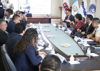 CIV y Congreso trabajan en leyes por un transporte más eficiente