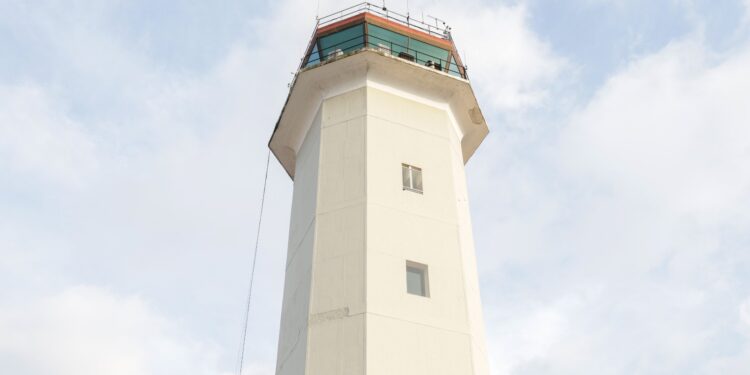 La DGAC y la SIT toman acciones por interferencia de frecuencias radiales en el Aeropuerto Internacional La Aurora