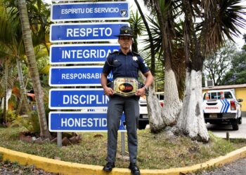 Brigadier de PROVIAL se corona campeón centroamericano de MMA