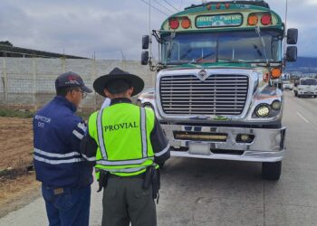 Más de dos mil autobuses de transporte extraurbano han sido inspeccionados por la DGT