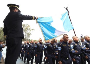 Nuevos agentes y mandos superiores fortalecen capacidades de las fuerzas policiales