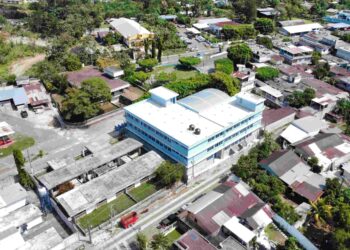 Estudiantes de El Carmen aprenderán en instalaciones dignas